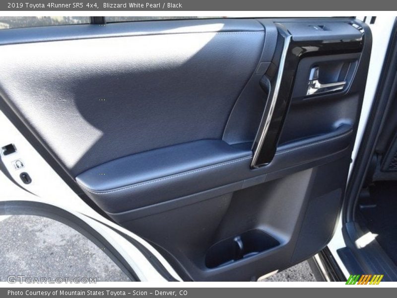 Blizzard White Pearl / Black 2019 Toyota 4Runner SR5 4x4