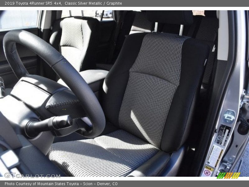 Classic Silver Metallic / Graphite 2019 Toyota 4Runner SR5 4x4