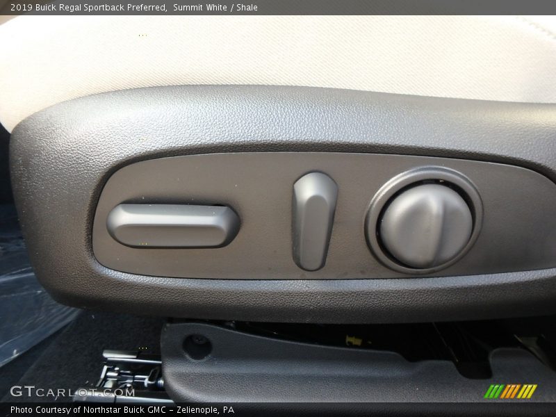 Controls of 2019 Regal Sportback Preferred