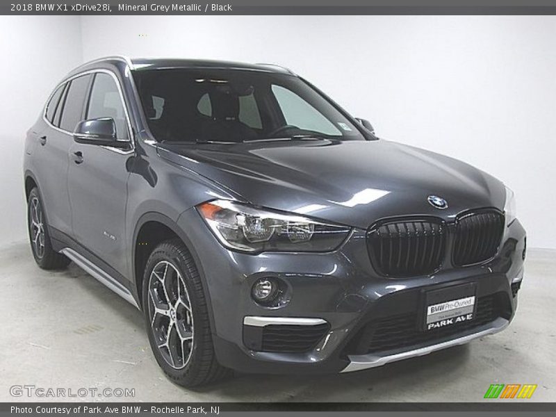 Mineral Grey Metallic / Black 2018 BMW X1 xDrive28i