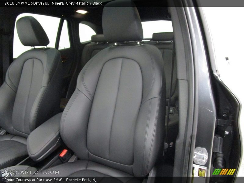 Mineral Grey Metallic / Black 2018 BMW X1 xDrive28i