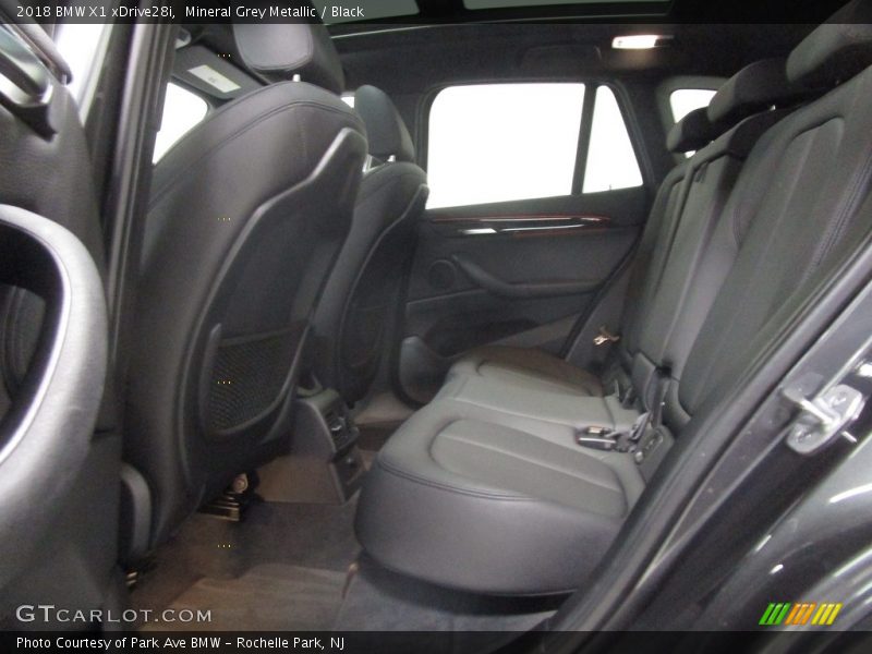 Mineral Grey Metallic / Black 2018 BMW X1 xDrive28i