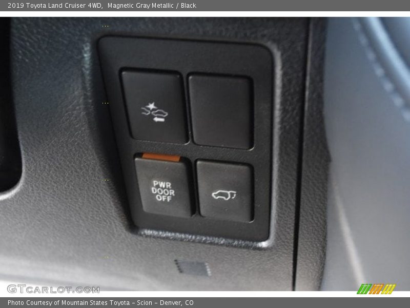 Magnetic Gray Metallic / Black 2019 Toyota Land Cruiser 4WD