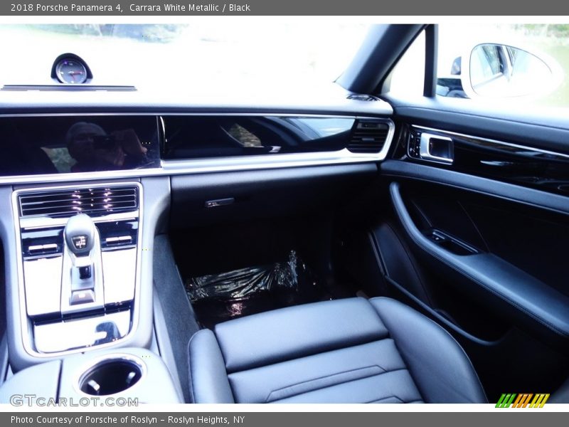 Carrara White Metallic / Black 2018 Porsche Panamera 4