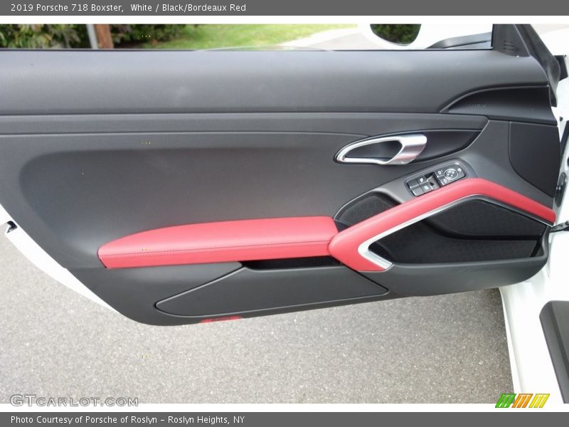 Door Panel of 2019 718 Boxster 