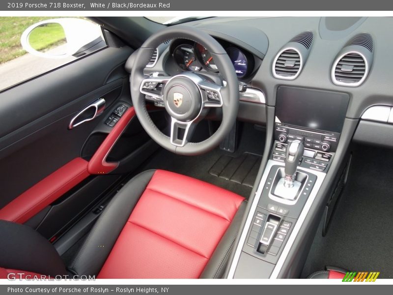 Dashboard of 2019 718 Boxster 