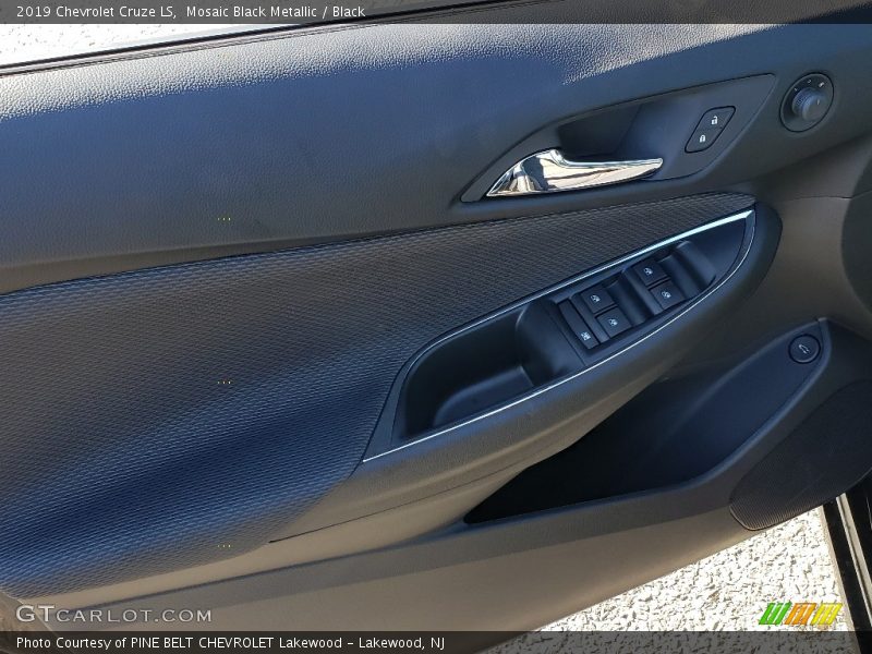 Mosaic Black Metallic / Black 2019 Chevrolet Cruze LS