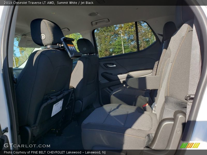 Summit White / Jet Black 2019 Chevrolet Traverse LT AWD