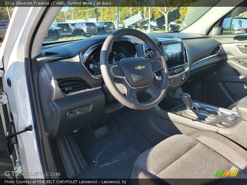 Summit White / Jet Black 2019 Chevrolet Traverse LT AWD
