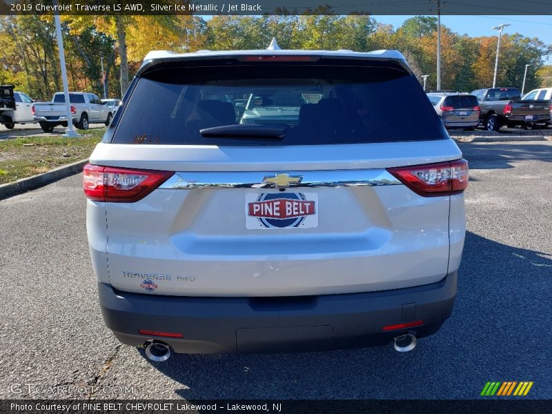 Silver Ice Metallic / Jet Black 2019 Chevrolet Traverse LS AWD