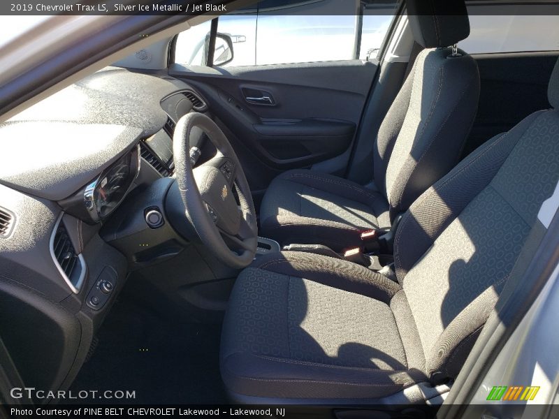 Silver Ice Metallic / Jet Black 2019 Chevrolet Trax LS