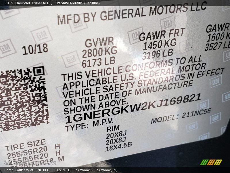 Graphite Metallic / Jet Black 2019 Chevrolet Traverse LT