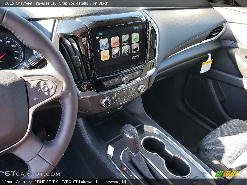 Graphite Metallic / Jet Black 2019 Chevrolet Traverse LT