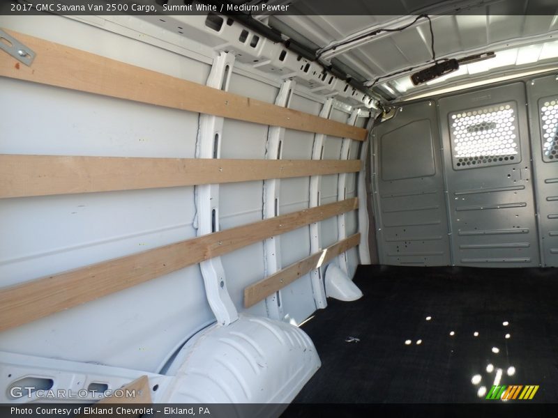 Summit White / Medium Pewter 2017 GMC Savana Van 2500 Cargo