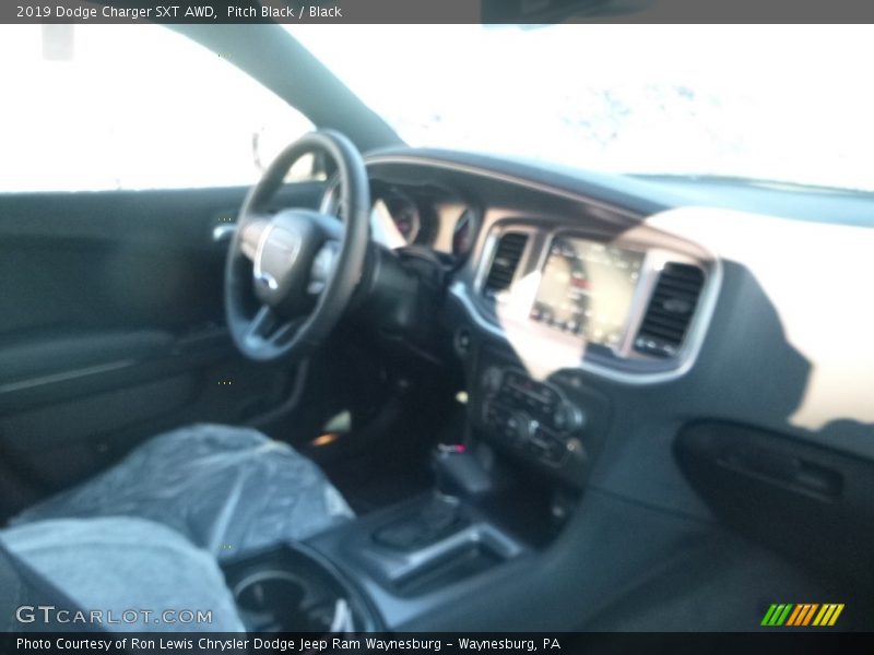 Pitch Black / Black 2019 Dodge Charger SXT AWD