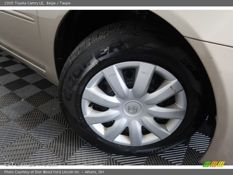Beige / Taupe 2005 Toyota Camry LE