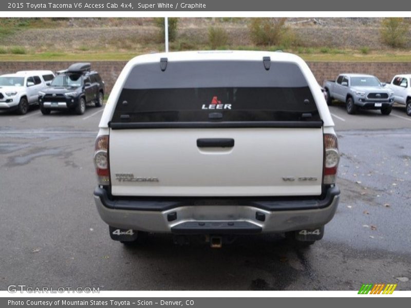 Super White / Graphite 2015 Toyota Tacoma V6 Access Cab 4x4