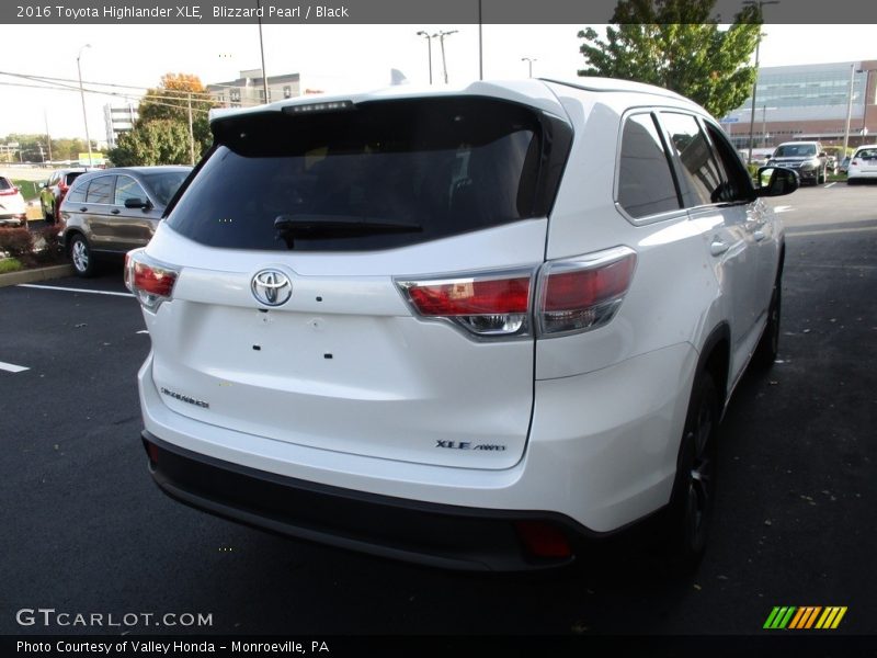 Blizzard Pearl / Black 2016 Toyota Highlander XLE