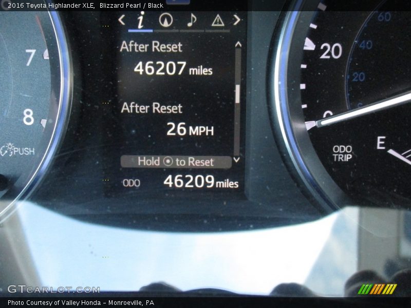Blizzard Pearl / Black 2016 Toyota Highlander XLE