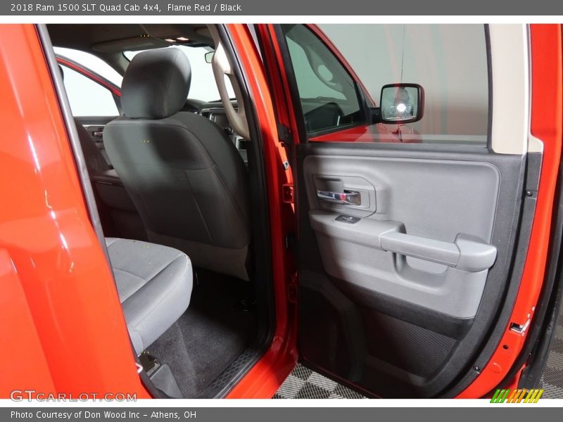 Flame Red / Black 2018 Ram 1500 SLT Quad Cab 4x4
