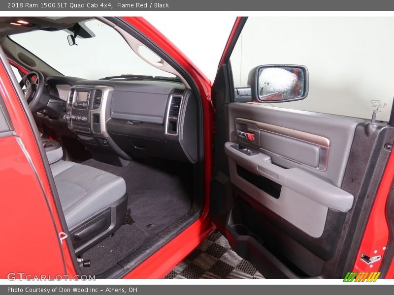 Flame Red / Black 2018 Ram 1500 SLT Quad Cab 4x4