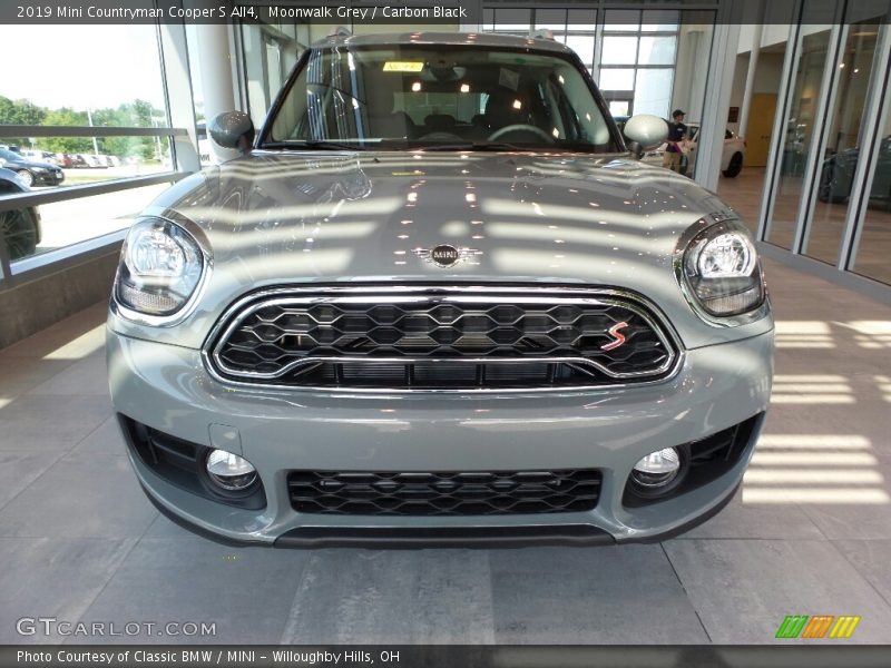 Moonwalk Grey / Carbon Black 2019 Mini Countryman Cooper S All4