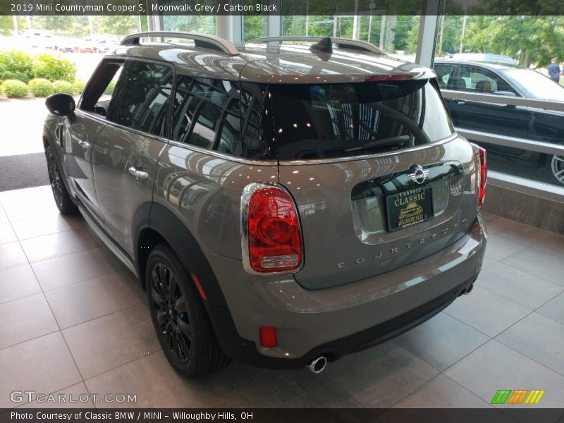 Moonwalk Grey / Carbon Black 2019 Mini Countryman Cooper S