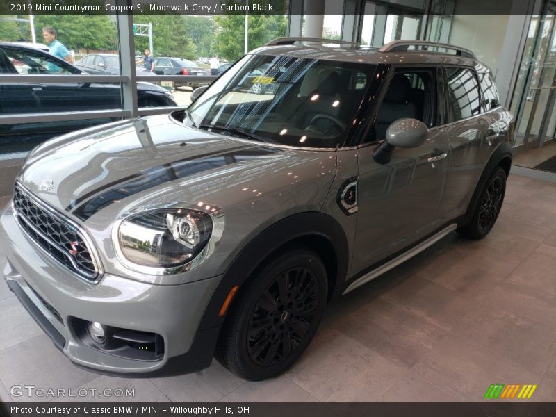Moonwalk Grey / Carbon Black 2019 Mini Countryman Cooper S