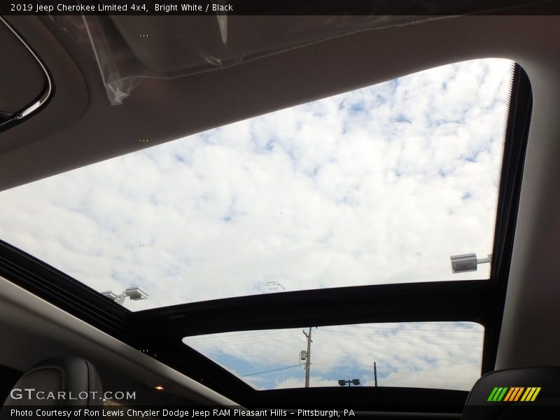 Bright White / Black 2019 Jeep Cherokee Limited 4x4