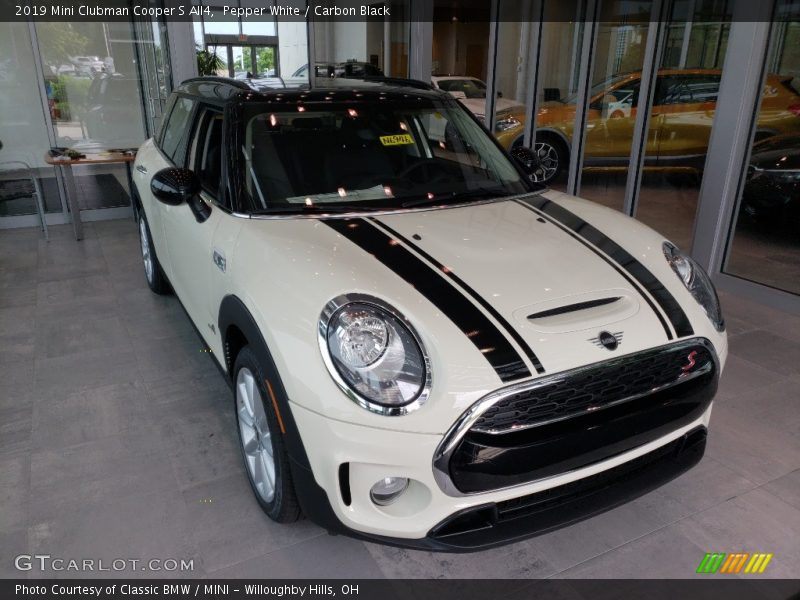 Pepper White / Carbon Black 2019 Mini Clubman Cooper S All4