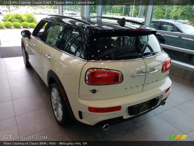 Pepper White / Carbon Black 2019 Mini Clubman Cooper S All4