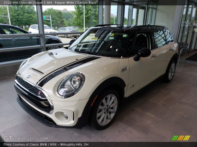 Pepper White / Carbon Black 2019 Mini Clubman Cooper S All4