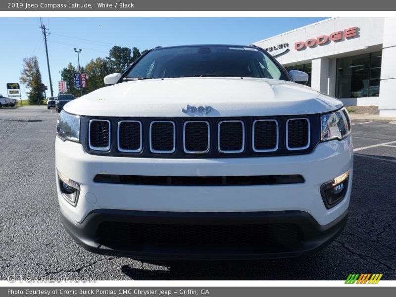 White / Black 2019 Jeep Compass Latitude