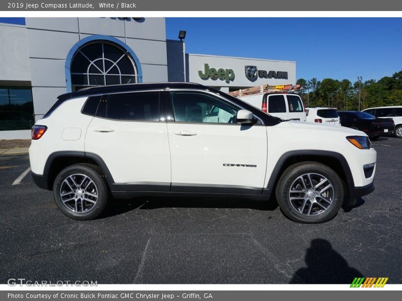 White / Black 2019 Jeep Compass Latitude