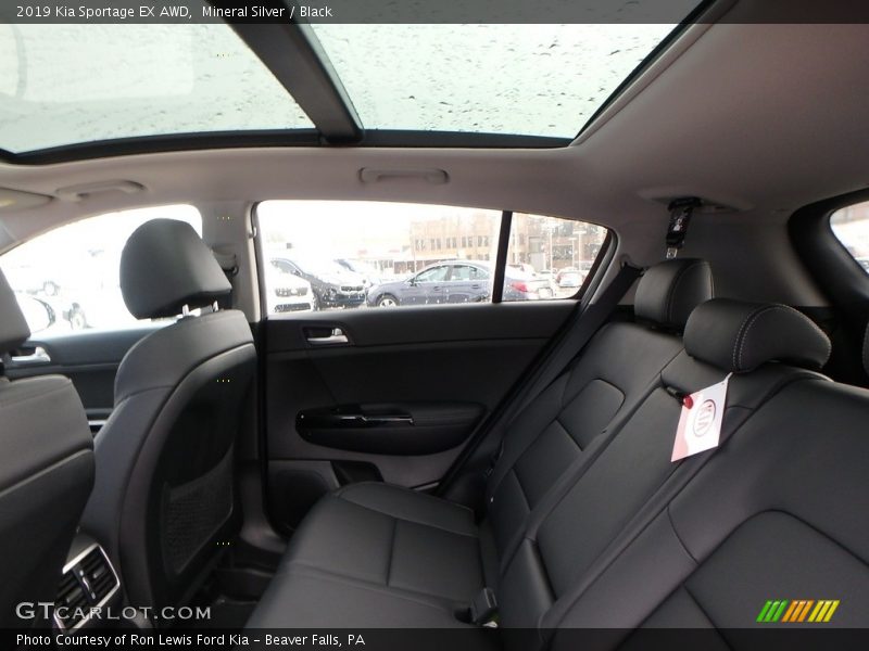 Mineral Silver / Black 2019 Kia Sportage EX AWD