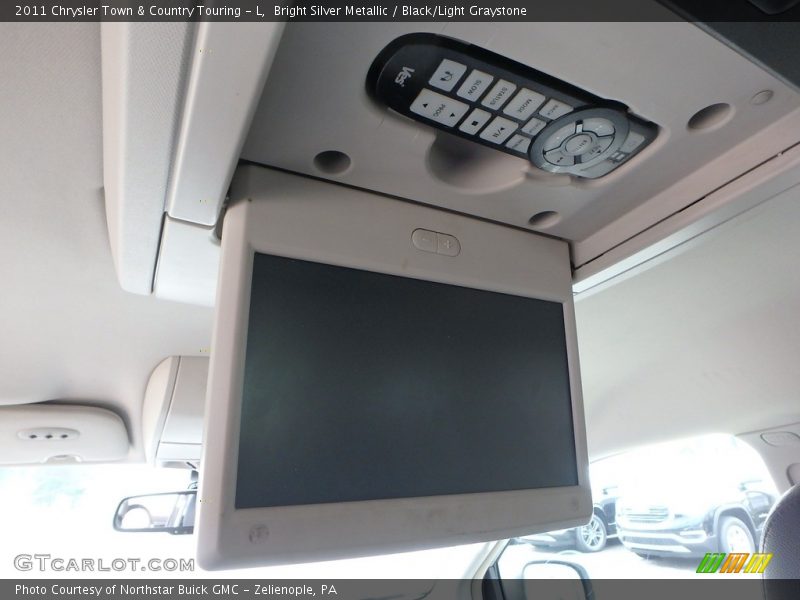 Bright Silver Metallic / Black/Light Graystone 2011 Chrysler Town & Country Touring - L