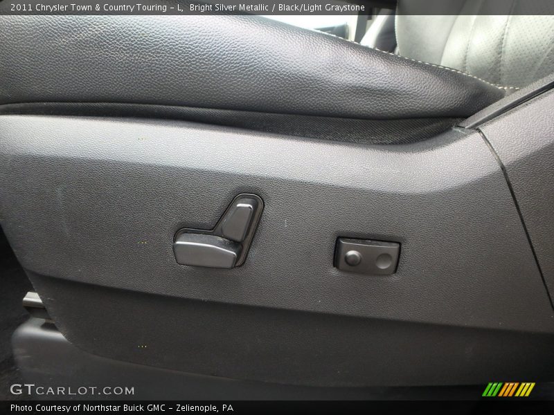 Bright Silver Metallic / Black/Light Graystone 2011 Chrysler Town & Country Touring - L