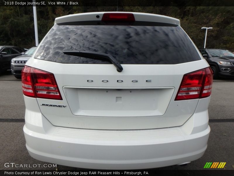 Vice White / Black 2018 Dodge Journey SE