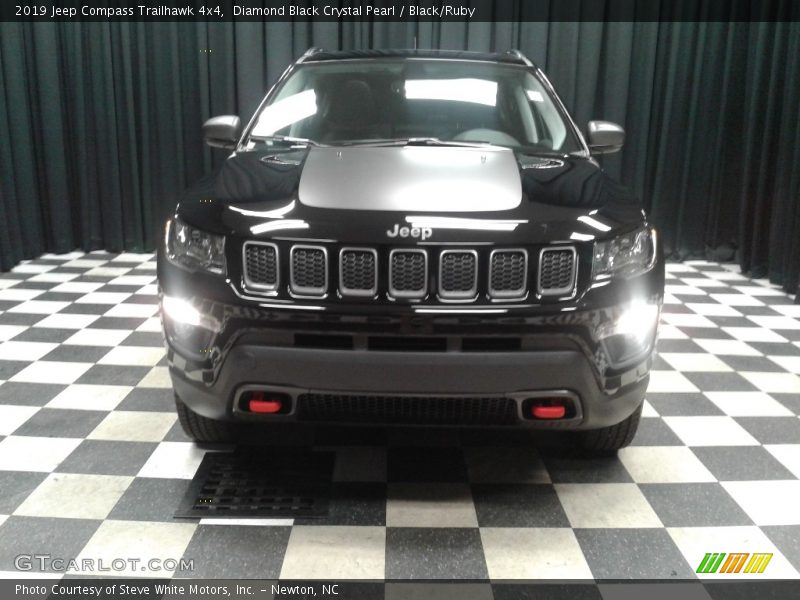 Diamond Black Crystal Pearl / Black/Ruby 2019 Jeep Compass Trailhawk 4x4