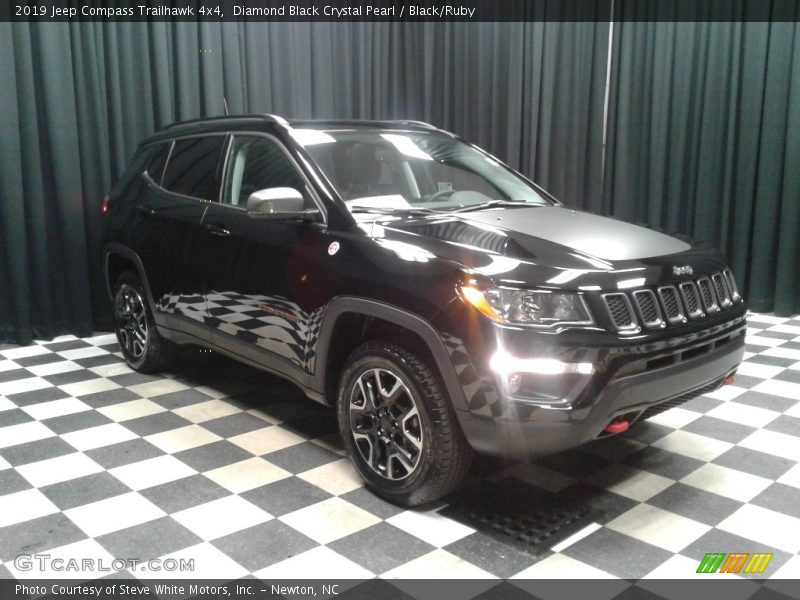 Diamond Black Crystal Pearl / Black/Ruby 2019 Jeep Compass Trailhawk 4x4