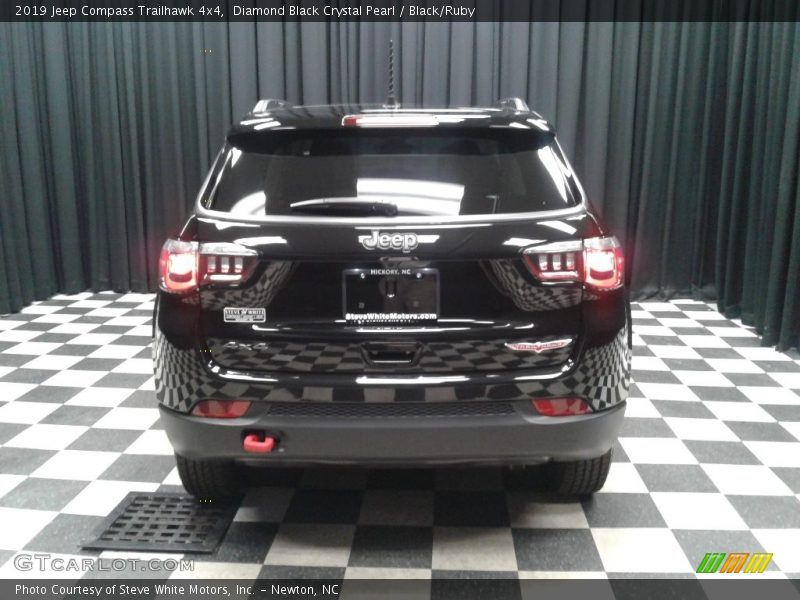 Diamond Black Crystal Pearl / Black/Ruby 2019 Jeep Compass Trailhawk 4x4