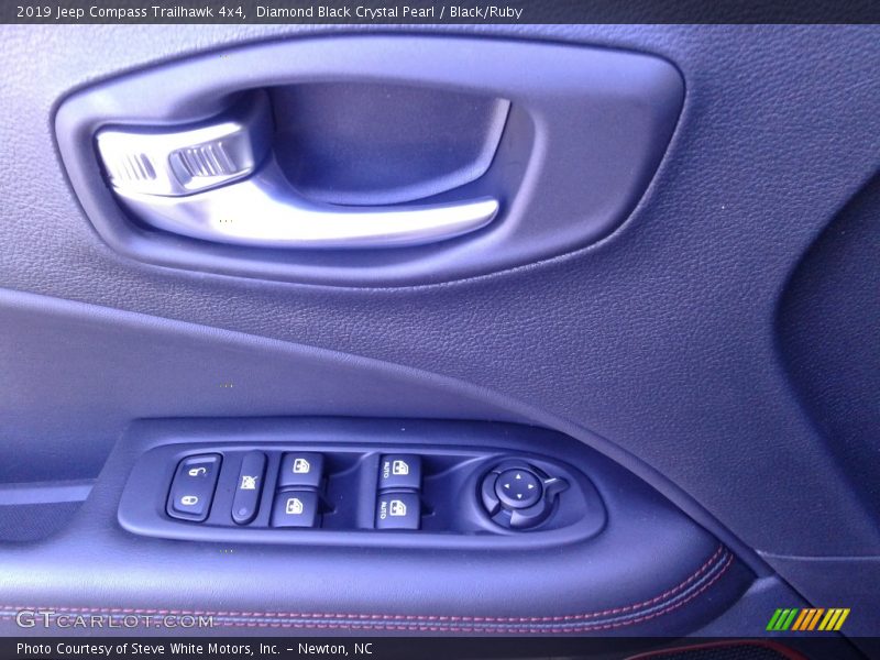 Diamond Black Crystal Pearl / Black/Ruby 2019 Jeep Compass Trailhawk 4x4