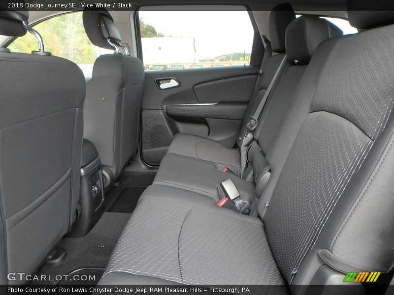 Vice White / Black 2018 Dodge Journey SE