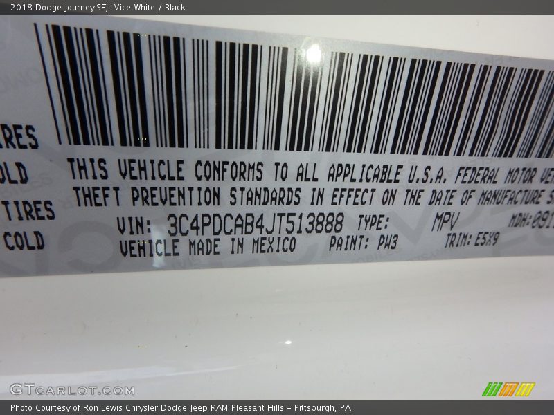 Vice White / Black 2018 Dodge Journey SE