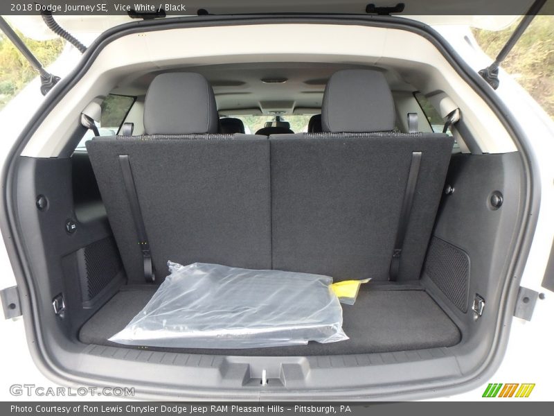 Vice White / Black 2018 Dodge Journey SE