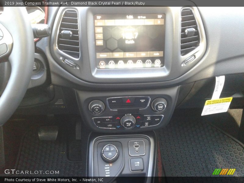 Diamond Black Crystal Pearl / Black/Ruby 2019 Jeep Compass Trailhawk 4x4