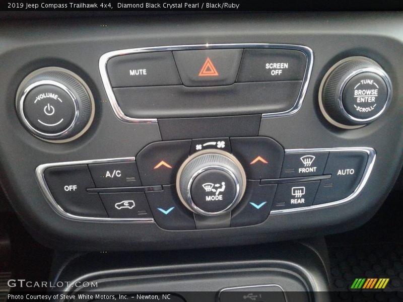 Diamond Black Crystal Pearl / Black/Ruby 2019 Jeep Compass Trailhawk 4x4
