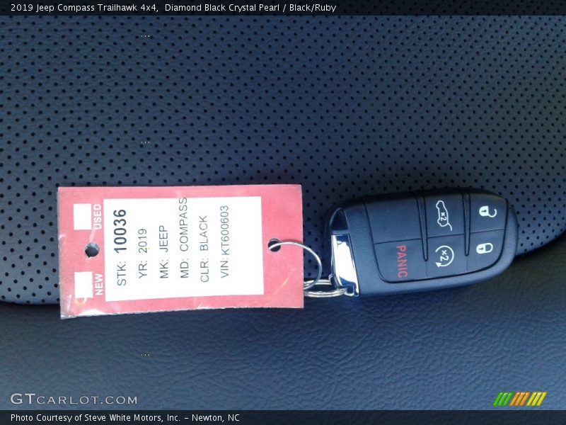 Diamond Black Crystal Pearl / Black/Ruby 2019 Jeep Compass Trailhawk 4x4