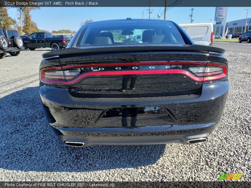 Pitch Black / Black 2019 Dodge Charger SXT AWD
