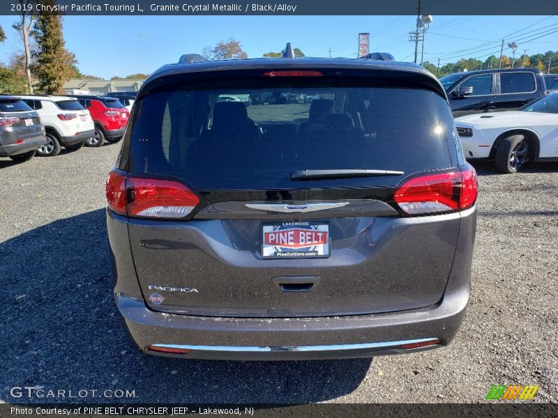 Granite Crystal Metallic / Black/Alloy 2019 Chrysler Pacifica Touring L